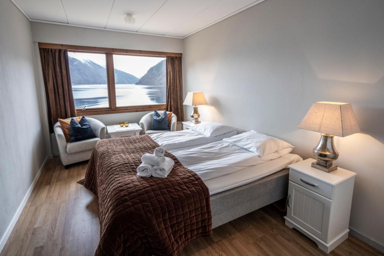Dragsvik Fjordhotel (Adults Only) Balestrand Exteriör bild